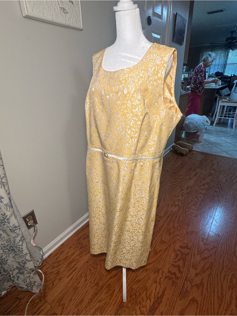 Gold Ben Marc Brocade sleeveless Dress with long jacket Silver Floral Jacquard - Picture 12 of 16
